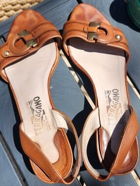 Salvatore Ferragamo Tan Leather Open-Toe Slingback Sandals Size 9.5 B